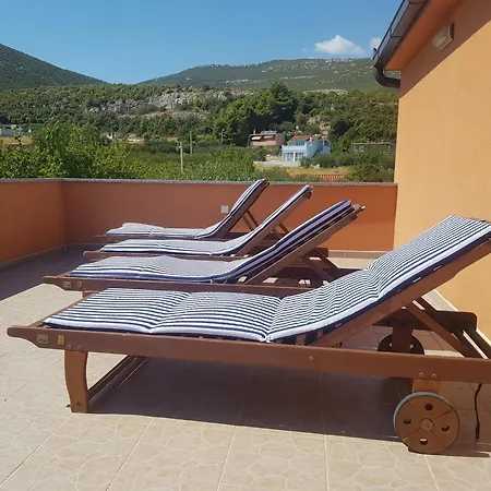 House Relax And Have Fun - For Big Groups Kaštel Novi