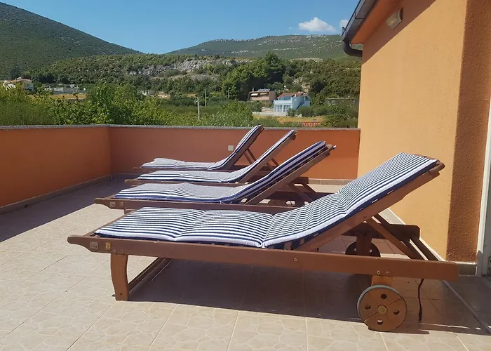House Relax And Have Fun - For Big Groups Kaštel Novi